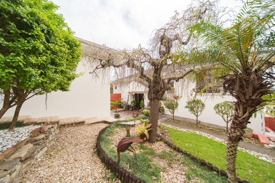 4 Bedroom Property for Sale in Bonza Bay Eastern Cape